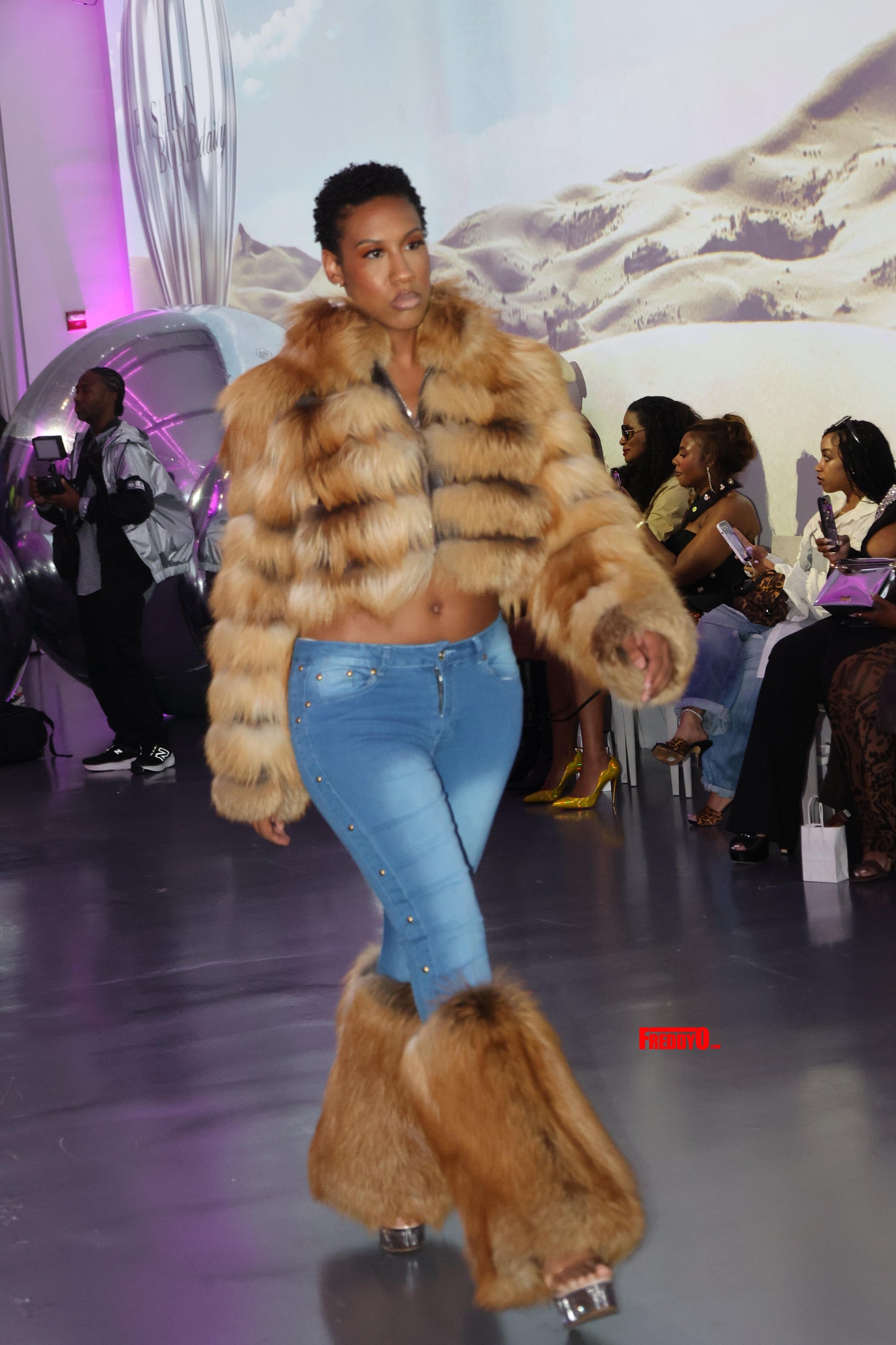 Bestseller : The Kiki Brown Natural Fox Bolero